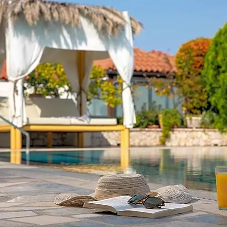 Elefteria Apts & Hotel Afantou