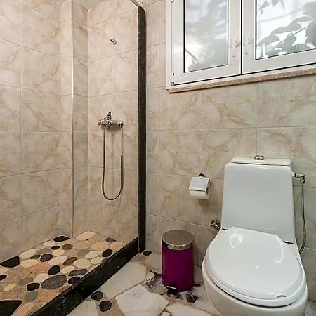 Hotel Elefteria Apts & 4*