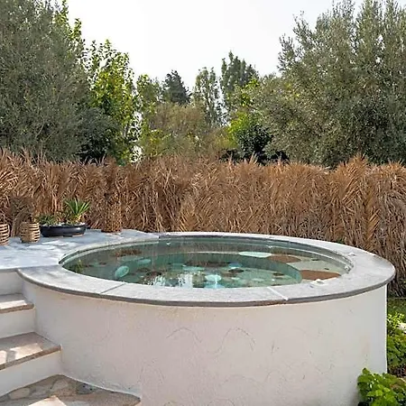 Elefteria Apts & 4*