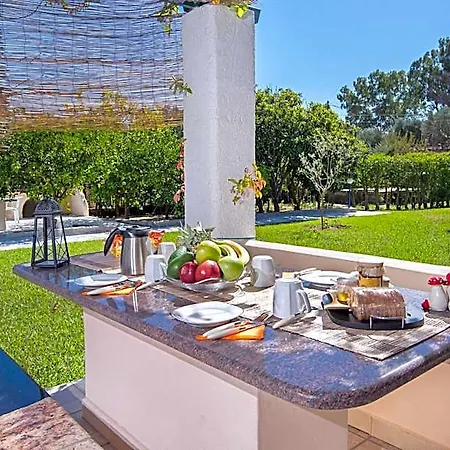 Hotel Elefteria Apts & 4*