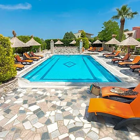 Hotel Elefteria Apts & 4*
